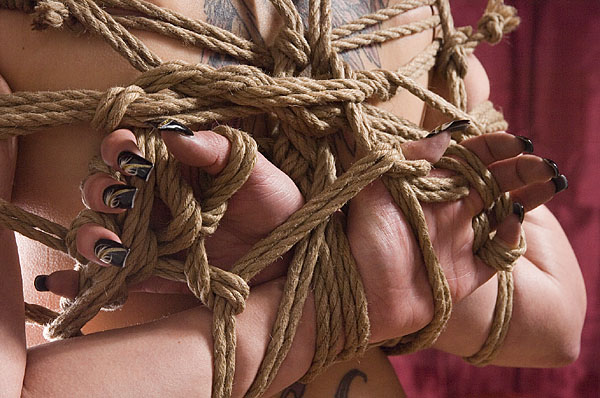 Yubi shibari rope bondage